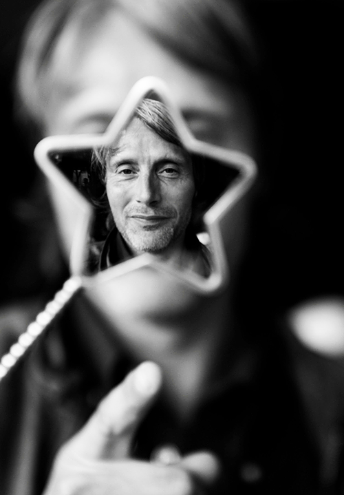 XXX hermione:  Mads Mikkelsen photographed by Stanislas photo