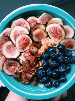 fitspirationjust4me:  Oats, figgies, berries,