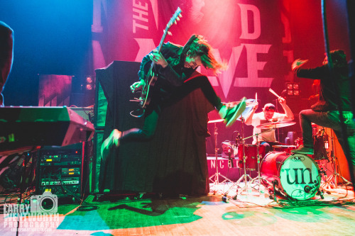 backseatmarinade:  Hands Like Houses-6 (by Larry Wentworth) 