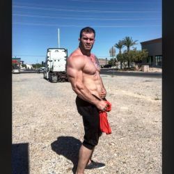 massivemusclestuds:  Davin Addison1,88m 136kg  /  6'2&quot; 300lbs