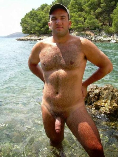 XXX hairy dude photo