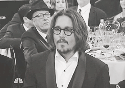 jacks-compass:  johnny-johnny-depp:  Johnny eating is my favorite thing  He’s like
