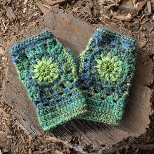 hiddenmeadowcrochet:threadworks:Prettyvia freeformtao