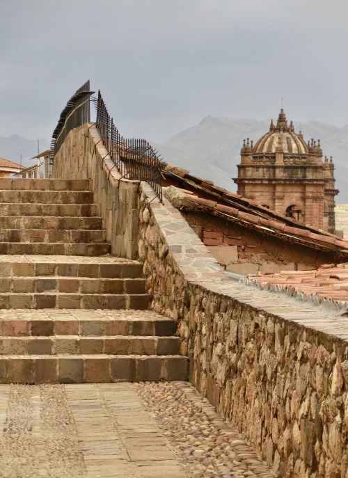 Escalera y torres del catedral, Cuzco, 2017.