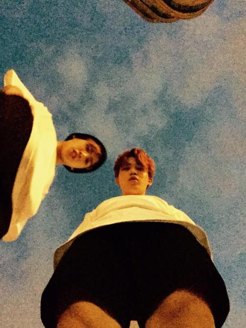 150717 Jimin’s Tweet뉴욕~~~~~재밌네 재밌다아아아아 #JIMIN http://t.co/dnhHwt6kdTNew York~~~~~It’s fun, this is f