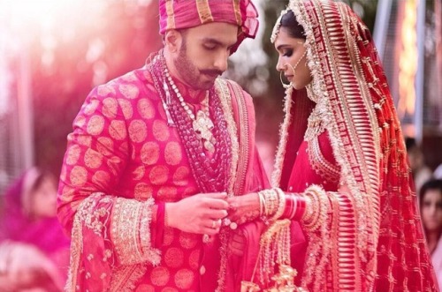 Ranveer Singh &amp; Deepika Padukone | Lake Como, Italy   ↳ Anand Karaj.