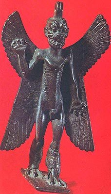 cabinet-betteraves-crues:  Pazuzu, the demon of the southwest wind, the bearer of