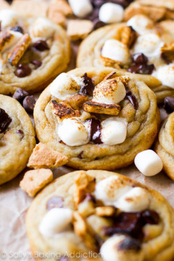 Desserts-N-Sweets:  Nom-Food:  Toasted S’more Chocolate Chip Cookies   Dessert-N-Sweets.tumblr.comthe