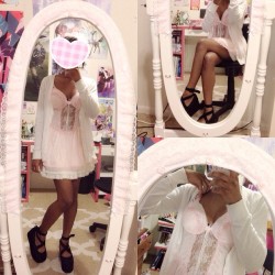 babyofcry:  As soon as I got home from work last night I went to the store and got princess materials to decorate my new bedroom mirror! (pink/white lace, white bows, and I had fabric pink rosebuds and angel wings lying around my bedroom!) It took me