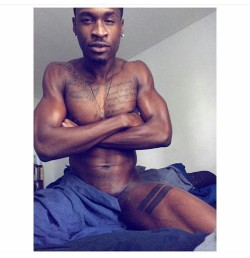 thethingsiloveeee:  His dick is so beautiful 😍🍫