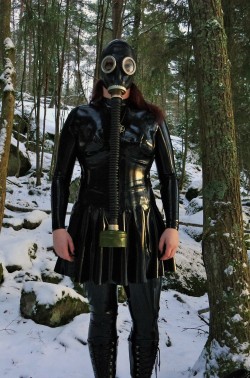 latexfairy:  This was torture (the cold),