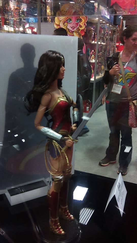 hellyeahsupermanandwonderwoman:  #SDCC #BatmanVSuperman Thanks to   Rog-El Perez for