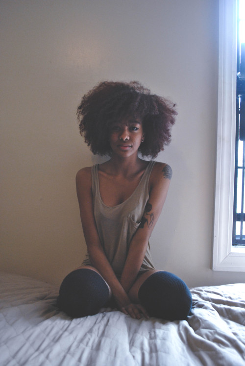 thegirlwithcaramelskin:  veganasana:  thegirlwithcaramelskin:  lasergunsandcongodrums:  This girl is amazing. She took a 2 hour bus ride just to meet me in the city for a shoot. We caught the 2 to Harlem and had a great time shooting. I’m still building