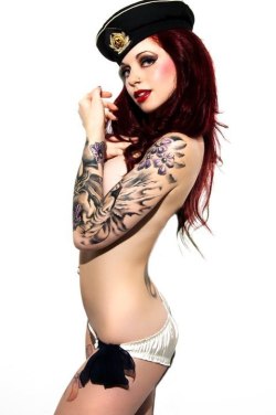 inked-girls-all-day:  Fae Raven