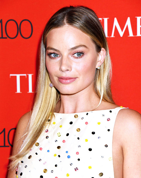 fymrobbie:  Margot Robbie attends the 2017 Time 100 Gala at Jazz at Lincoln Center