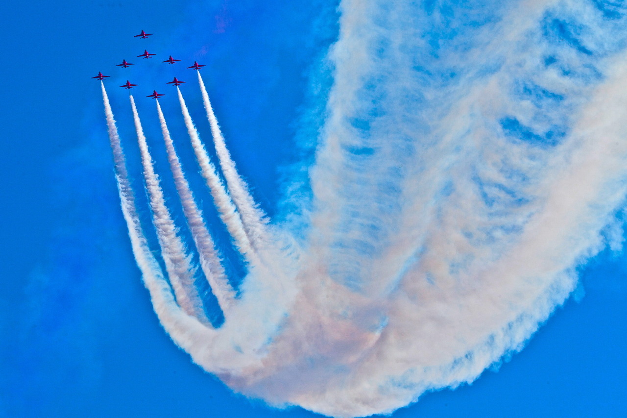 theworldairforce:  Life In Colour | Life In Motion The Red Arrows | Hawk T1A