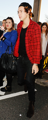 styzles-deactivated20151205:   Harry arrives
