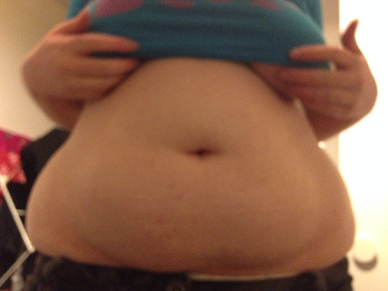 jiggle-butt:  Goshdarn why does nothing fit anymoreâ€¦ 