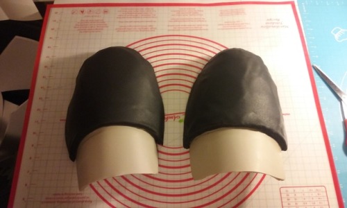 Spent About Another 7 Hours On Lady Sif Tonight. Fixed The Pauldrons As Best I Could With Black Worbla