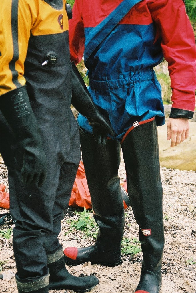 guysinrubberdrysuits:  Rubber Drysuit Outdoor Love 7Wearing a Black and Yellow Typhoon