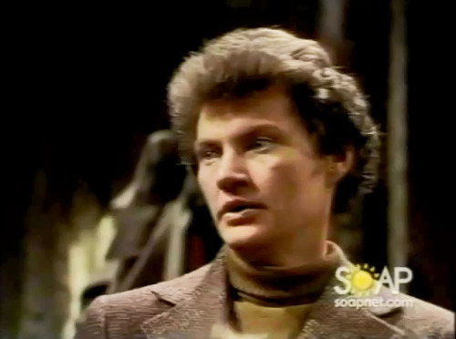 ANDY ROBINSON As Frank Ryan In RYAN'S HOPE - S1.E413 (1977)