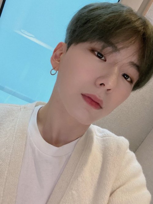 200411 @OfficialMonstaX Twitter Update [#기현] 몬베베 빌리버 커버한거 어때요???? 많이 들어주세요!!!!!!!!!!!!!!!![#KIHYUN] 