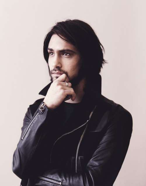 dianasamanthawolf: Luke Pasqualino Fuck you sir with your gorgeous face and disgustingly versatile g