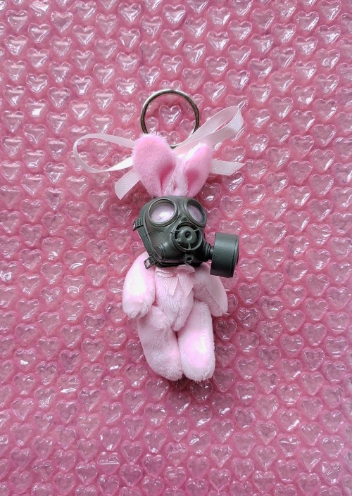 cummy–eyelids: Gas mask plushies come packed with PINK HEART SHAPED BUBBLE WRAP! www.etsy.co