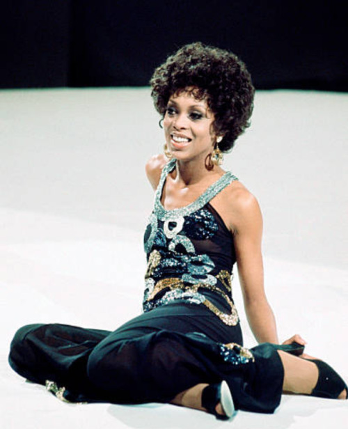 twixnmix:Lola Falana on the Italian TV show “Hai visto mai?” (1973)