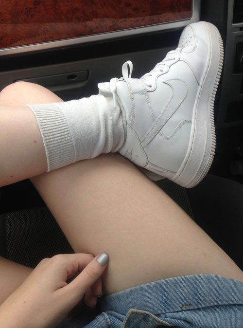 ☾