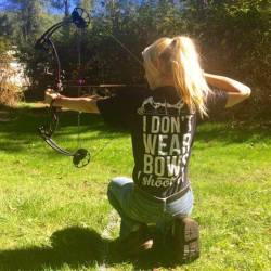 country-girl-girls:  Bow hunting beauties  