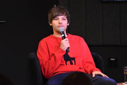 lthqs:Louis at the listening party in Philadelphia