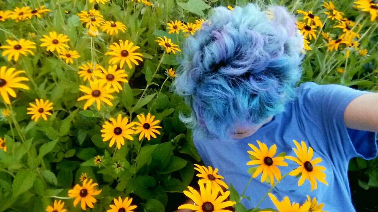fairykiid:  blending in with the black-eyed susans &lt;3  