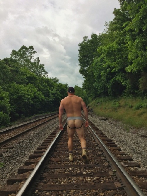 countryboymatt:  It’s the weekend y'all!