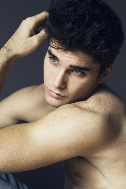 handsomemales:  charlie matthews by christian rios