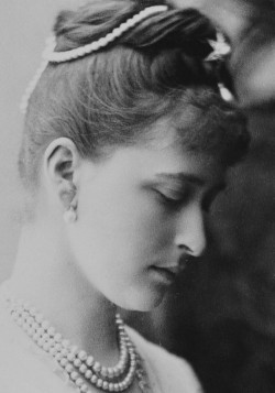 teatimeatwinterpalace:  Grand Duchess Elizabeth