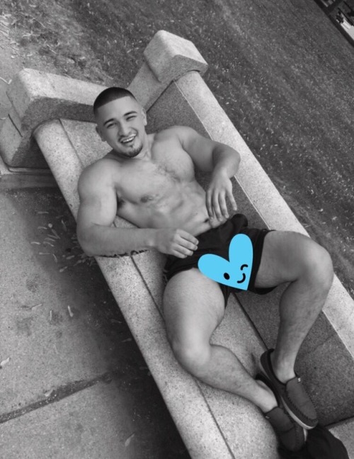 andexz:  ***Bench Balls 😉***  IG- ANDEXZ / SNAPCHAT&TWITTER - ANDEXZFIT