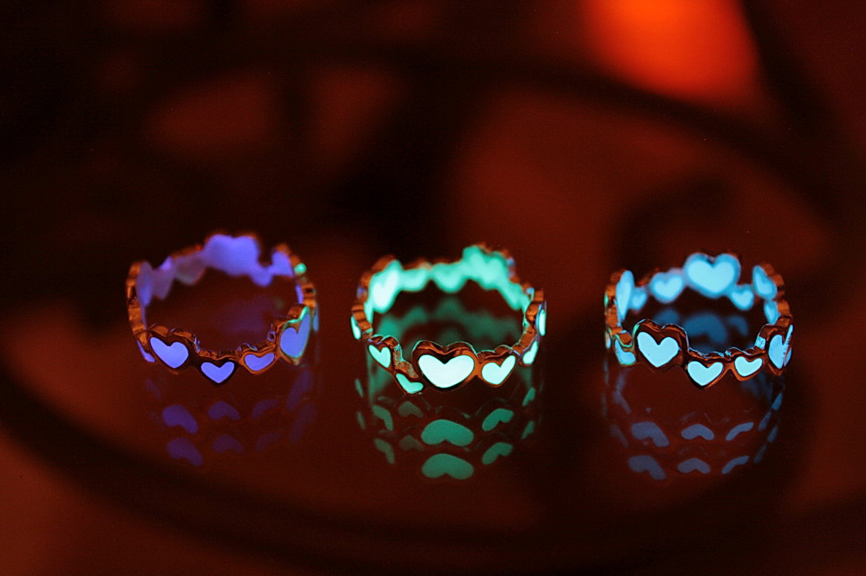 wordsnquotes:  culturenlifestyle: Fairy Inspired Glow in the Dark Jewelry by Manon