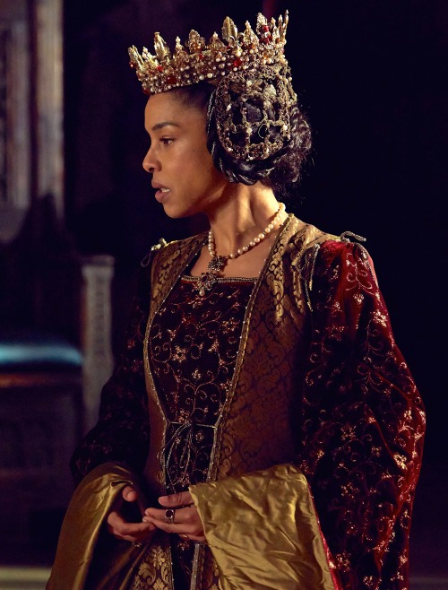 the-garden-of-delights:Sophie Okonedo as Queen Margaret in The Hollow Crown - Henry VI Part I (TV Se