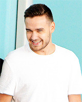 yziam:The many face of Liam Payne - Heathrow Airport 3/2