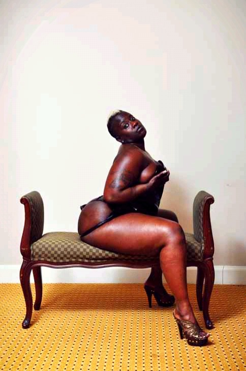 cancer69lust:  blackmopro:  heavenhearse7en:  Chocolate sensation  Uhuuu black is