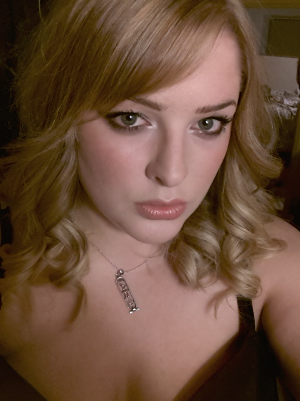 luckylucya:  Pouting.   Omg. She&rsquo;s gorgeous