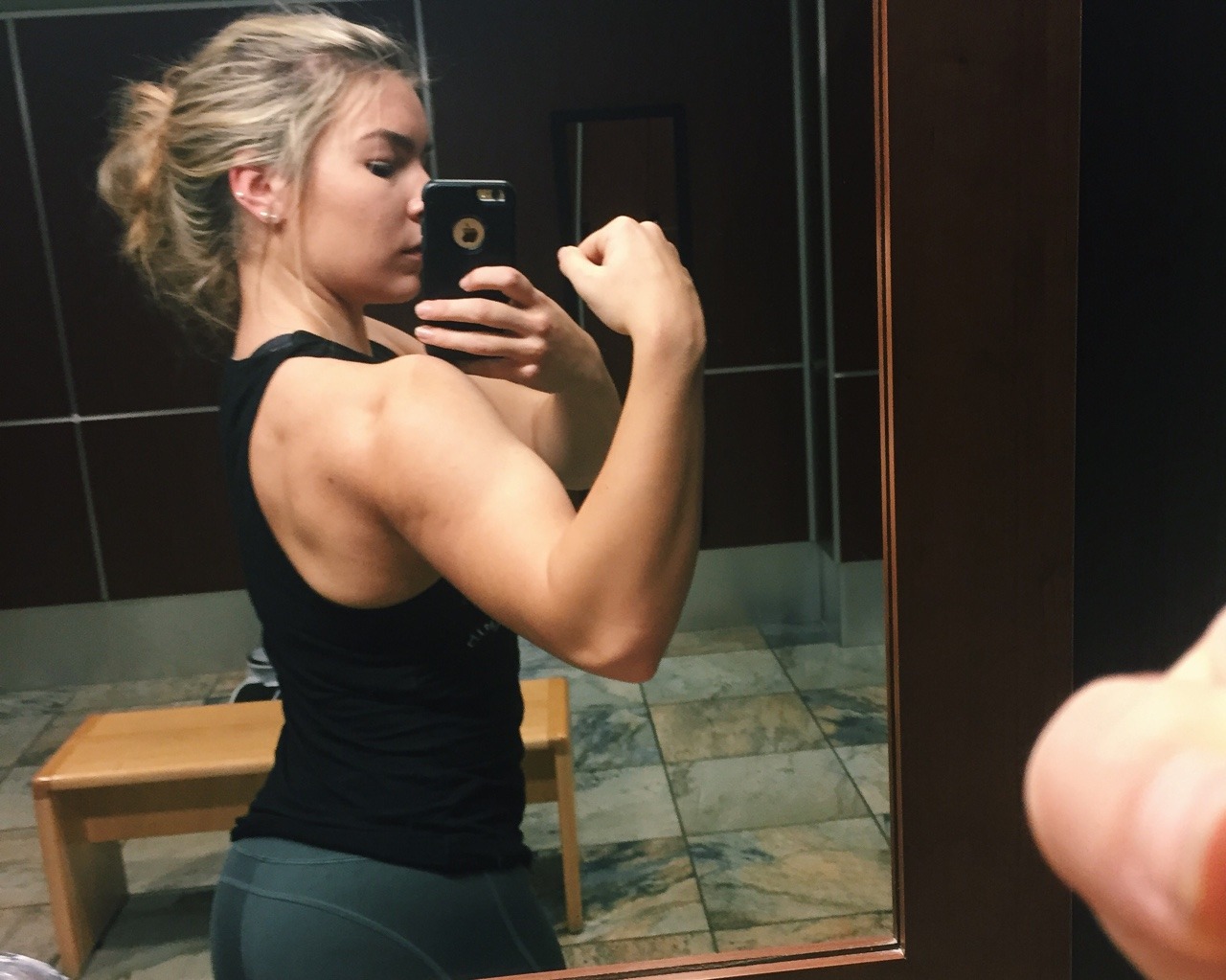 julia-lifts:  like 4 people walked in on me taking these but I just don’t care