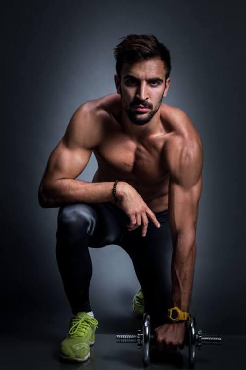 srpski-momci-seksi-sportisti:  Neki od ovih su mi izuzetno seksi … nije bitno koliki im je … i koju bi ulogu imali eventualno … :-)    Siguran sam da se spoje neki sa slika … posle par piva pao bi seks :-))  Možda neko “isprobao” nekog