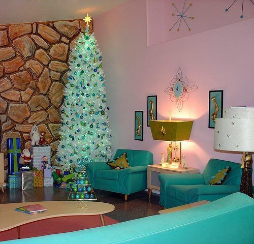vanityfairflashback: ~~Have a retro kinda Christmas~~ Source:  Retro Renovation