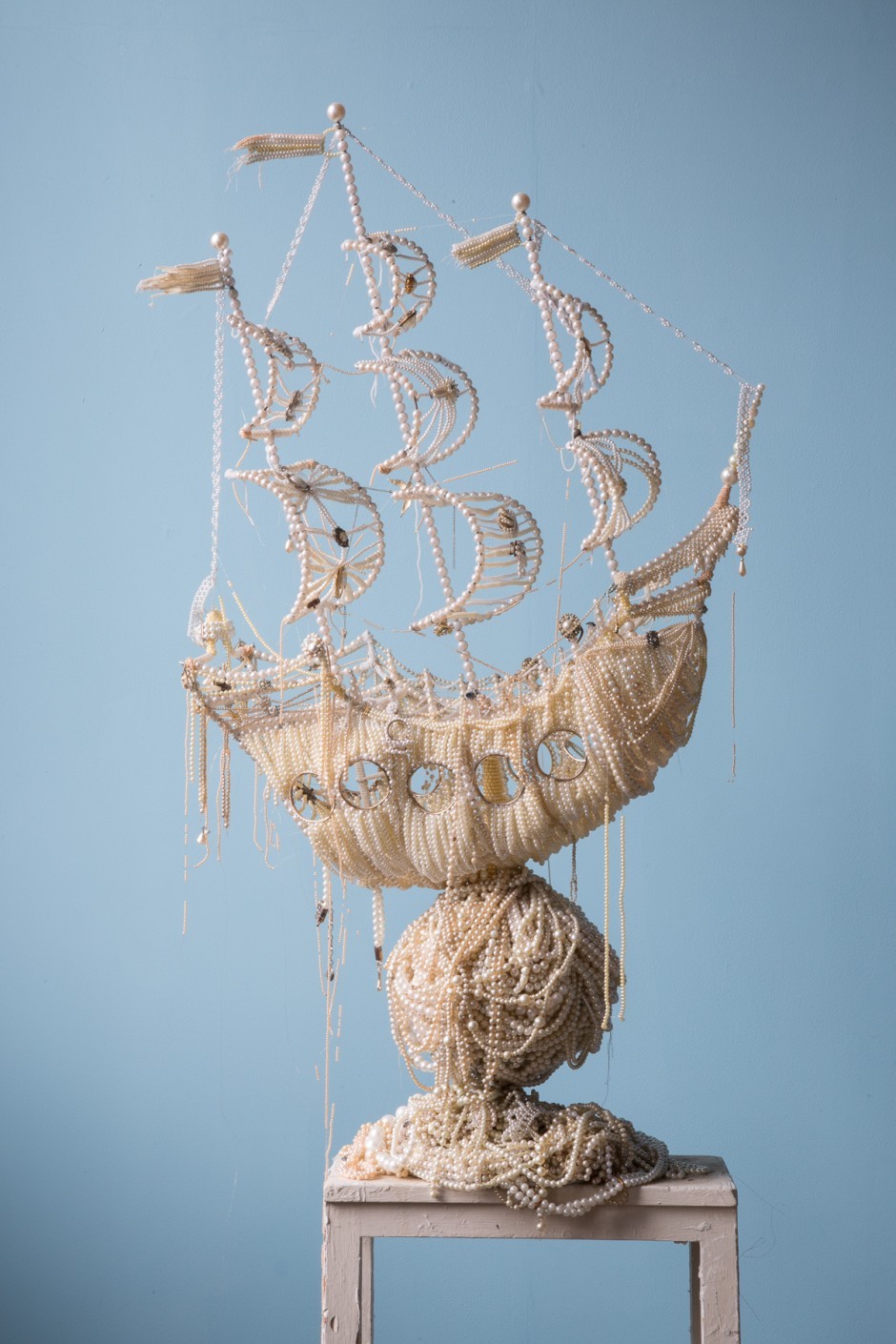 supersonicart:  Ann Carrington’s “Galleons and Feathers.”A stunning sculpture