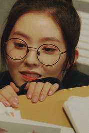 leaderirene:irene being the absolute cutest (and softest) as ahreum