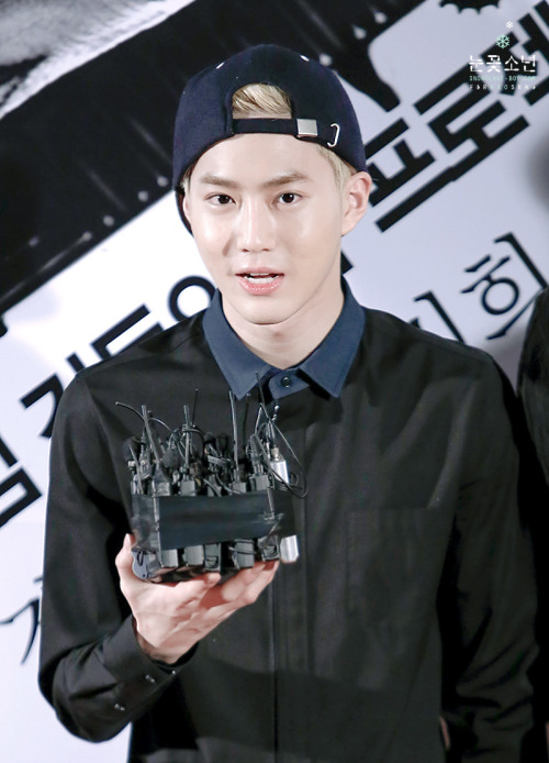 fyexo:  눈꽃소년 | do not edit.  