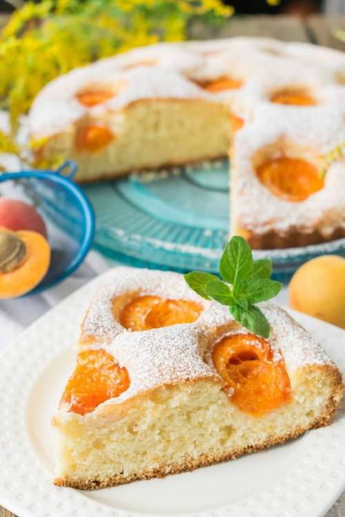 foodffs: Delicious Apricot Pie In the apricot season, I hasten to please you with delicious and incr