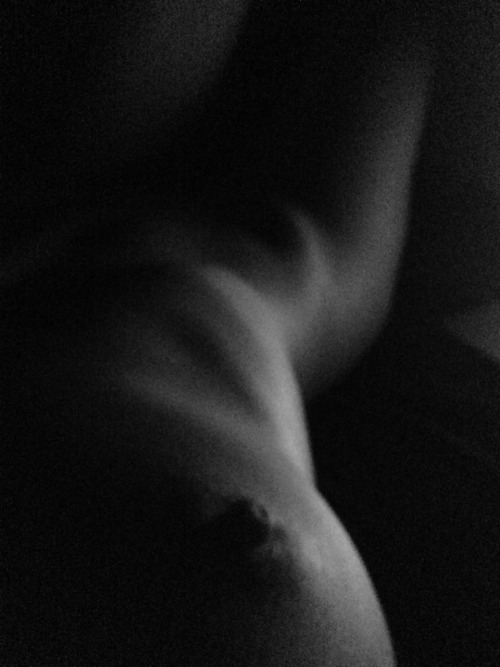 the-naked-me:good night _ (the-naked-me) https://the-naked-me.findrow.com